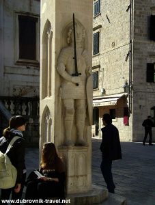 Orlando's Column - a popular place to rest - Dubrovnik